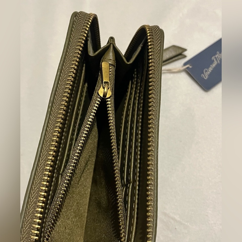 Universal Thread Olive Green Wallet with Gold Zipper Accents New with Tags NWT - Picture 11 of 14